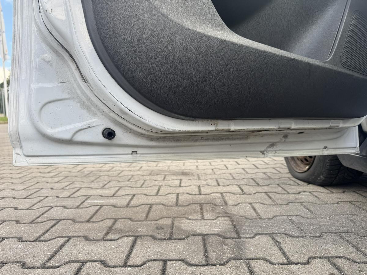 Ford Focus 3 original T&uuml;r vorn links Frost Wei&szlig; 5-T&uuml;rer Rohbau Bj.2012